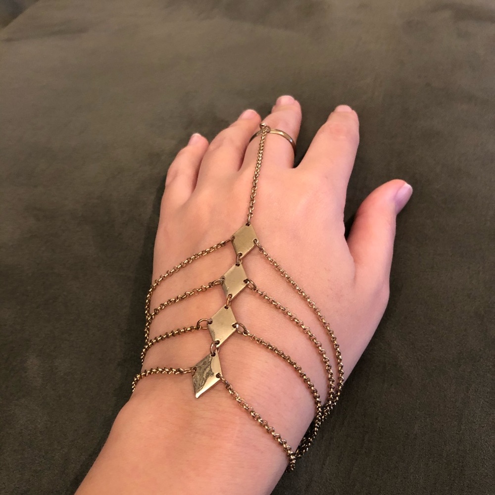 $4 Add on W/Bundle- gold hand wrap
